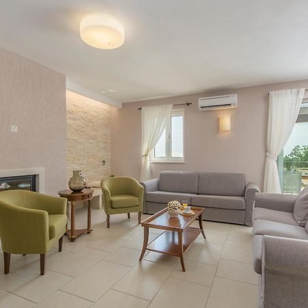 Villa Sterpazzi - Near Porec With Sea View, Private Jacuzzi, Sauna And Pool Višnjan Dış mekan fotoğraf