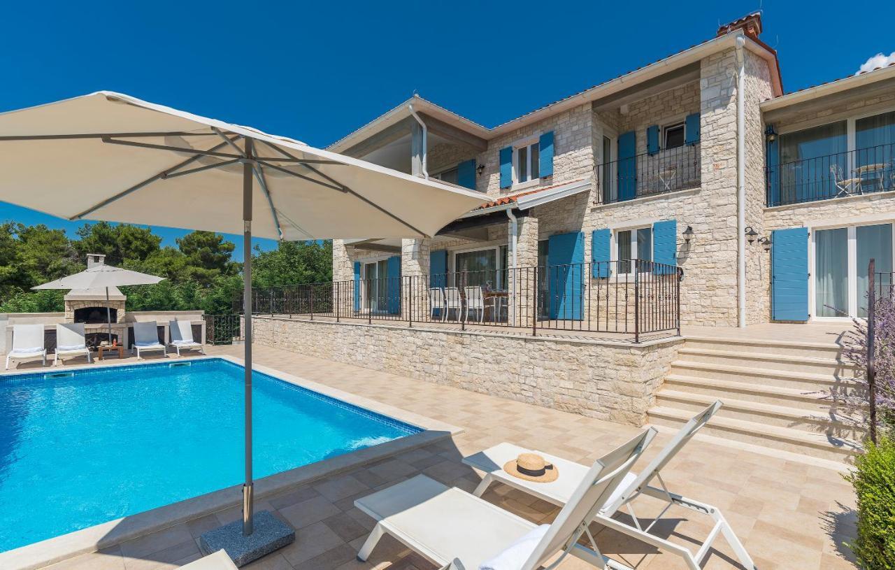 Villa Sterpazzi - Near Porec With Sea View, Private Jacuzzi, Sauna And Pool Višnjan Dış mekan fotoğraf