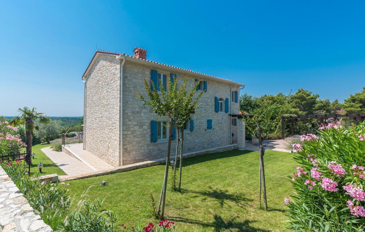 Villa Sterpazzi - Near Porec With Sea View, Private Jacuzzi, Sauna And Pool Višnjan Dış mekan fotoğraf
