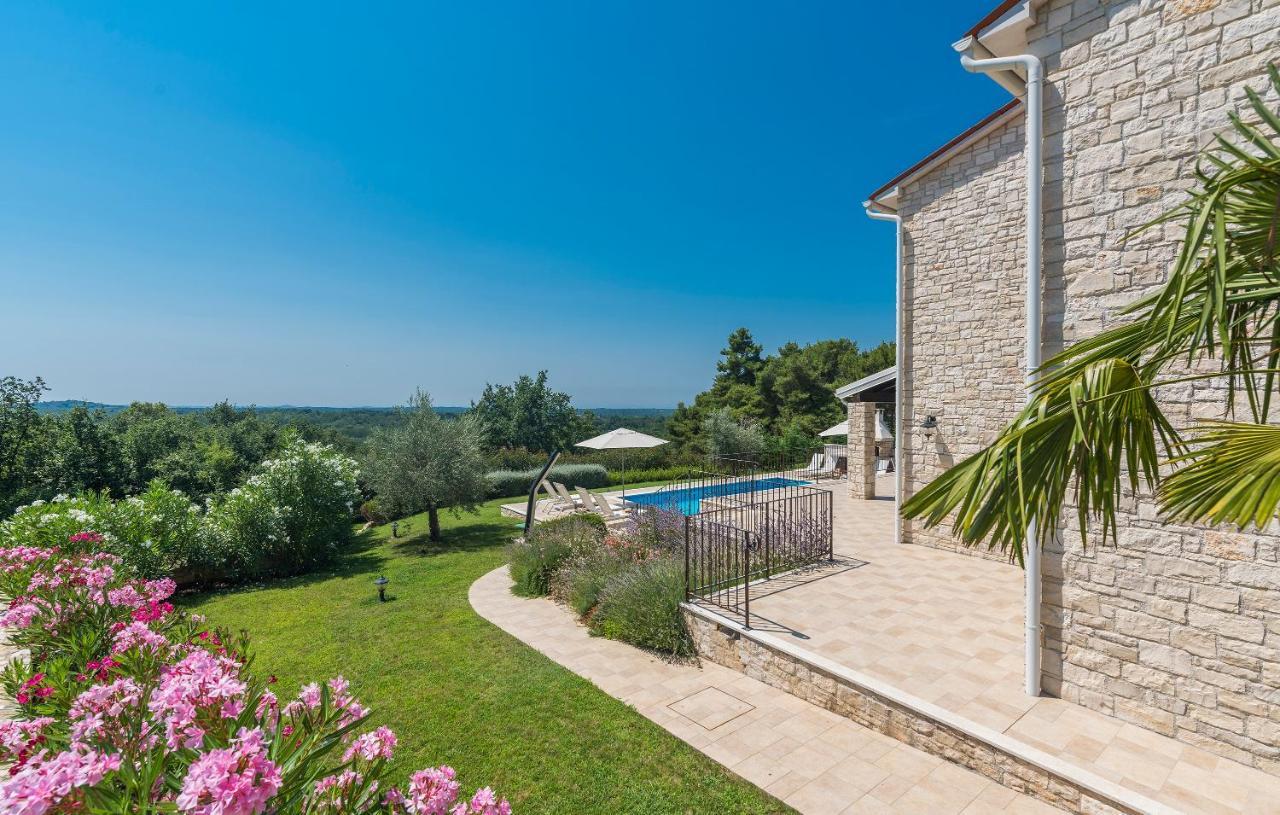 Villa Sterpazzi - Near Porec With Sea View, Private Jacuzzi, Sauna And Pool Višnjan Dış mekan fotoğraf