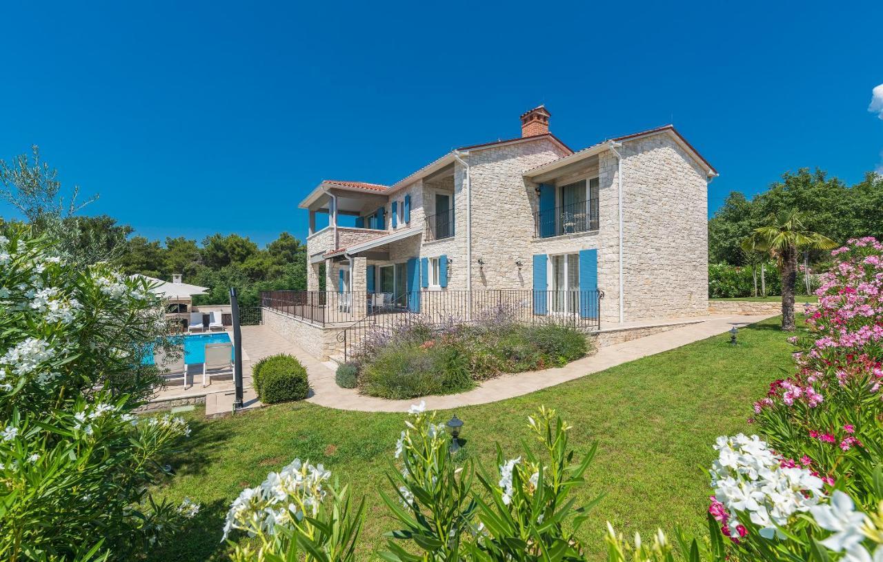 Villa Sterpazzi - Near Porec With Sea View, Private Jacuzzi, Sauna And Pool Višnjan Dış mekan fotoğraf
