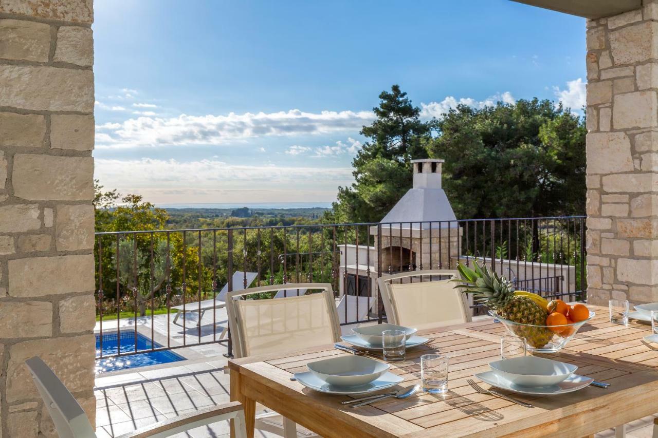 Villa Sterpazzi - Near Porec With Sea View, Private Jacuzzi, Sauna And Pool Višnjan Dış mekan fotoğraf
