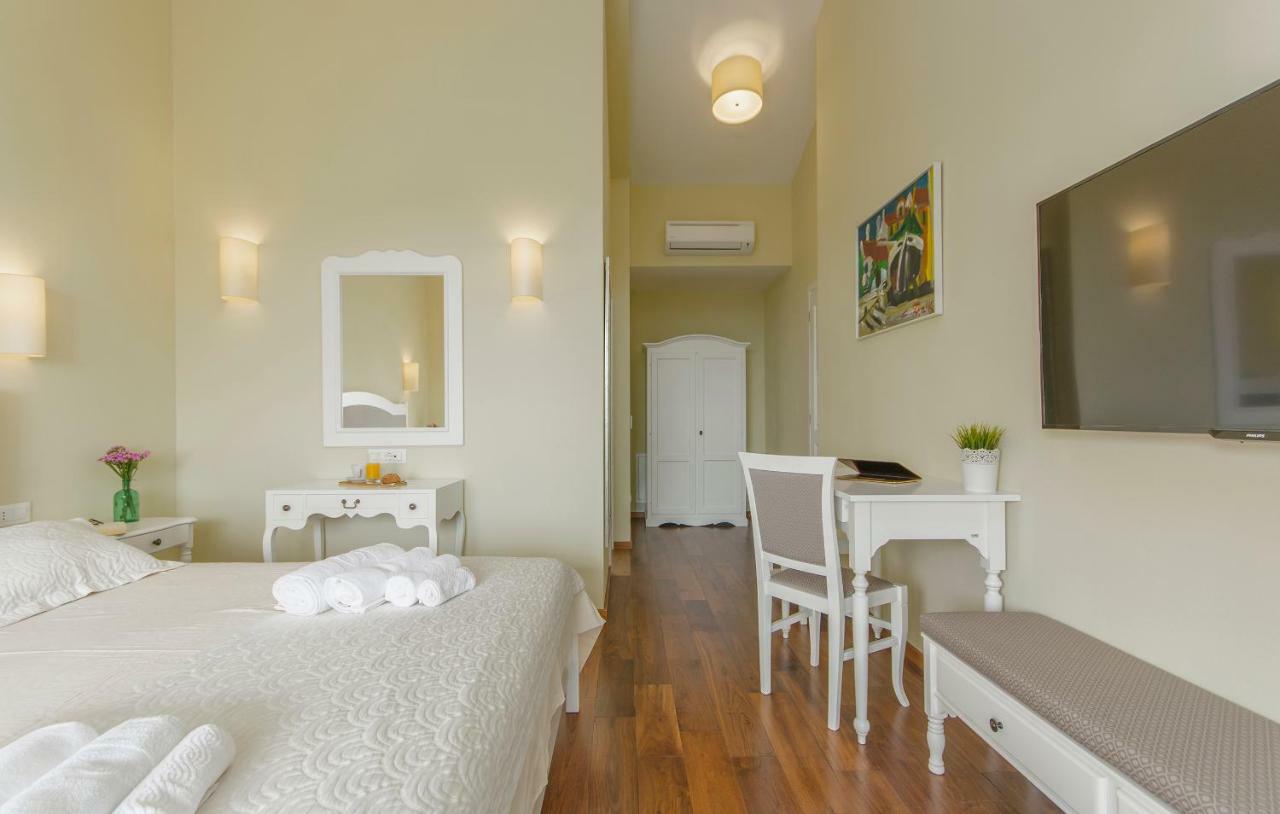 Villa Sterpazzi - Near Porec With Sea View, Private Jacuzzi, Sauna And Pool Višnjan Dış mekan fotoğraf