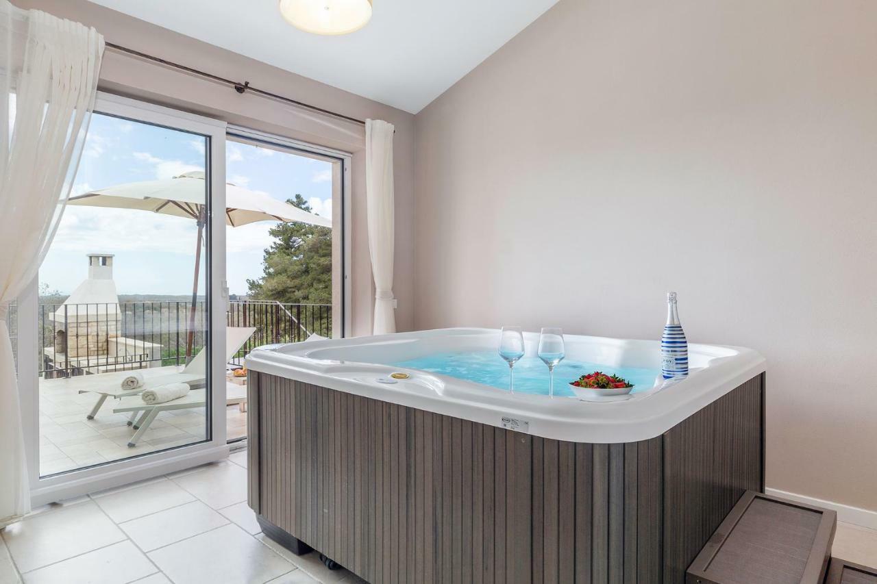 Villa Sterpazzi - Near Porec With Sea View, Private Jacuzzi, Sauna And Pool Višnjan Dış mekan fotoğraf